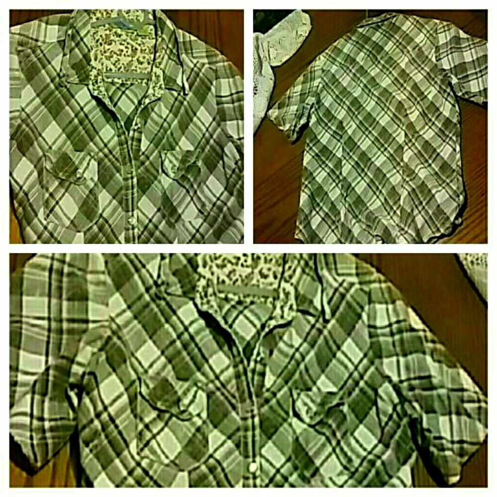 Women's vintage short sleeve snap up blouse